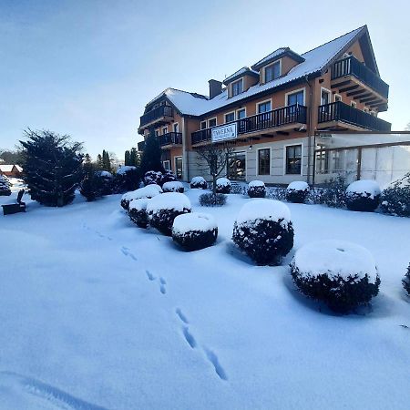 Hotel Sloneczny Brzeg Biskupiec  Bagian luar foto