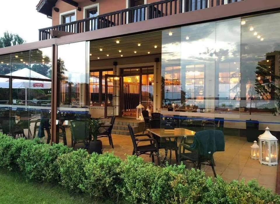 Hotel Sloneczny Brzeg Biskupiec  Bagian luar foto