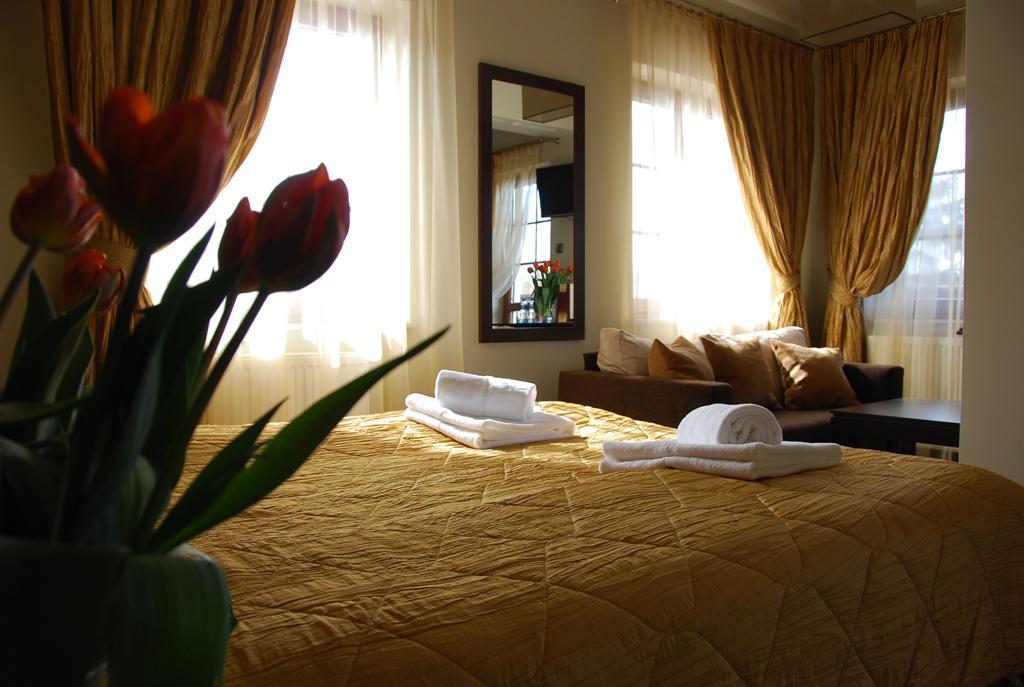 Hotel Sloneczny Brzeg Biskupiec  Bagian luar foto