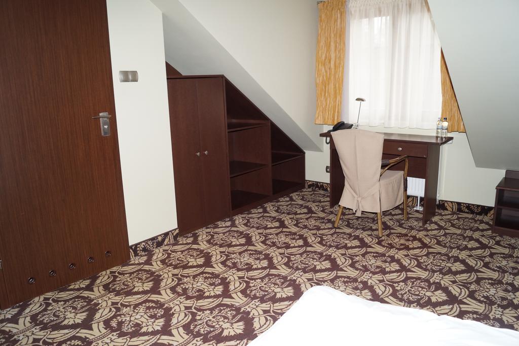 Hotel Sloneczny Brzeg Biskupiec  Ruang foto