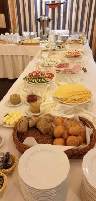 Hotel Sloneczny Brzeg Biskupiec  Bagian luar foto